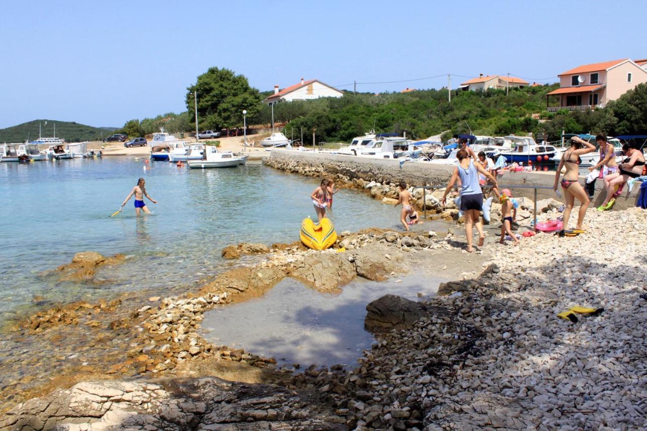 Apartments By The Sea Guduce, Ugljan - 13274 Dış mekan fotoğraf